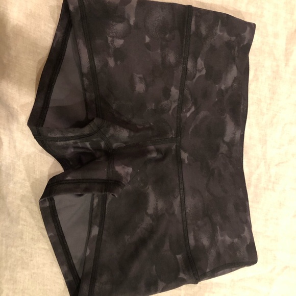 lululemon athletica Pants - LULULEMON booty shorts
